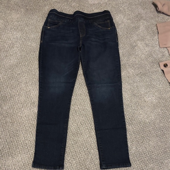 Democracy Denim - Democracy Dark Wash Women’s Skinny Jeans with elastic waist- Navy Blue